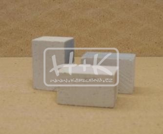 Sloupek kostka 25x35x45mm (1ks = 1ks)